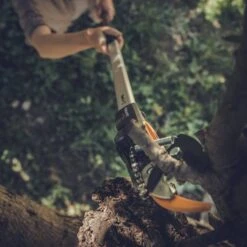 Fiskars Snoeigiraffe Telescopisch UPX82 165-350 Cm -Haxo Winkel 1023625 powergear x tree pruner upx82 ls2 productimage