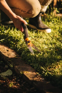 Fiskars Graskantenschaar GS42 - 32 Cm -Haxo Winkel Fiskars Garden Action ServoSystem Grass shear GS42 1000589 1